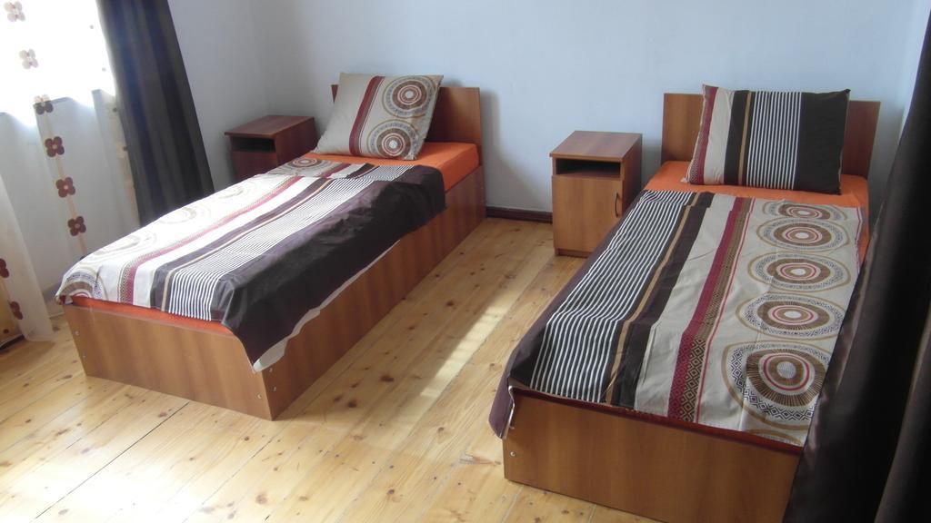 Gvirilas Sakhli Guest House Khashuri Zimmer foto