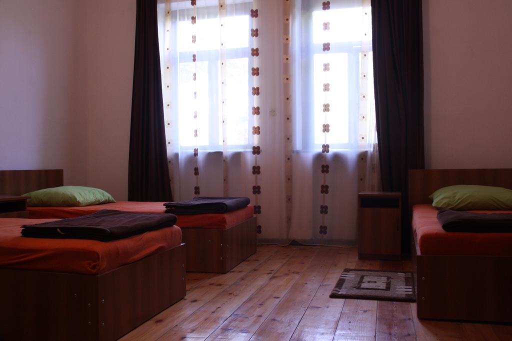 Gvirilas Sakhli Guest House Khashuri Exterior foto